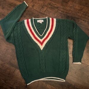 Casual Corner Green Cable-Knit V-Neck Sweater with Cream and Red Trim